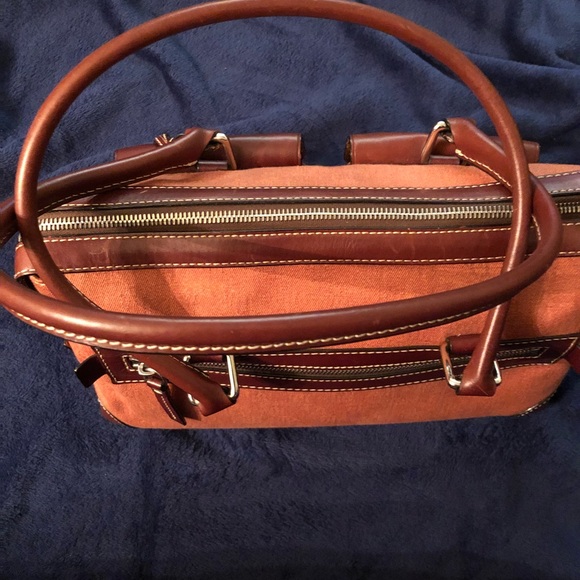 Dooney and Bourke satchel - Picture 4 of 8